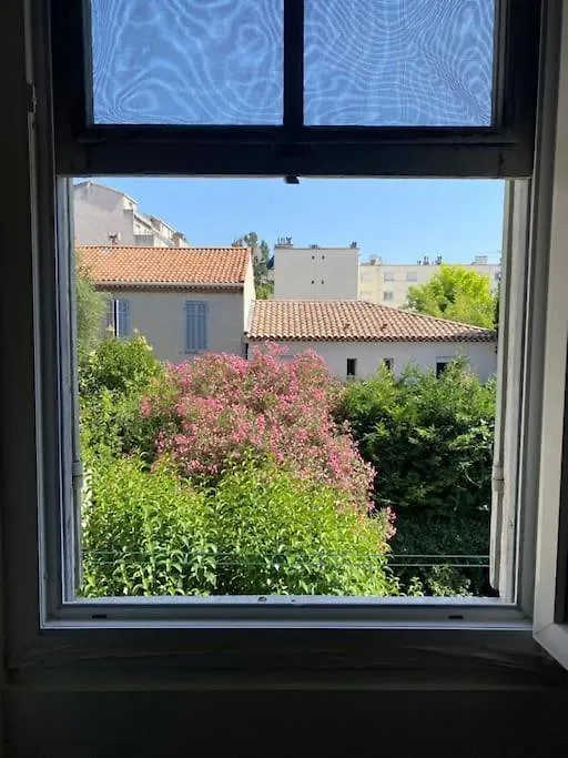 Apartment T3 Renove Dans Une Maison De Ville Marseille France